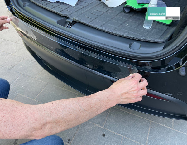 Tesla Model Y Schutzfolie für die Ladekante - Ladekantenschutzfolie Komplett-Set