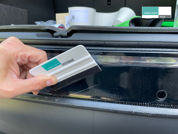 Tesla Model Y Schutzfolie für die Ladekante - Ladekantenschutzfolie Komplett-Set